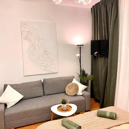 Brand New Design Emerald - Old Town A/c Appartement *