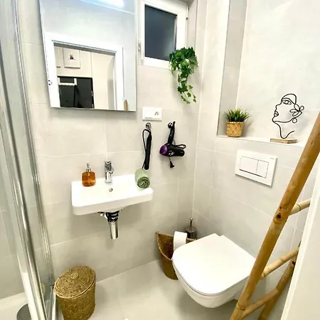 Апартаменты Brand New Design Emerald - Old Town A/c Братислава