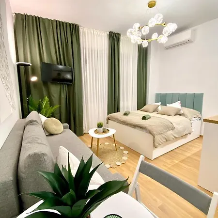 Brand New Design Emerald - Old Town A/c * Μπρατισλάβα