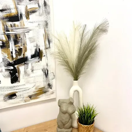 Brand New Design Emerald - Old Town A/c דירה