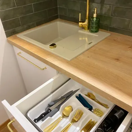 Brand New Design Emerald - Old Town A/c